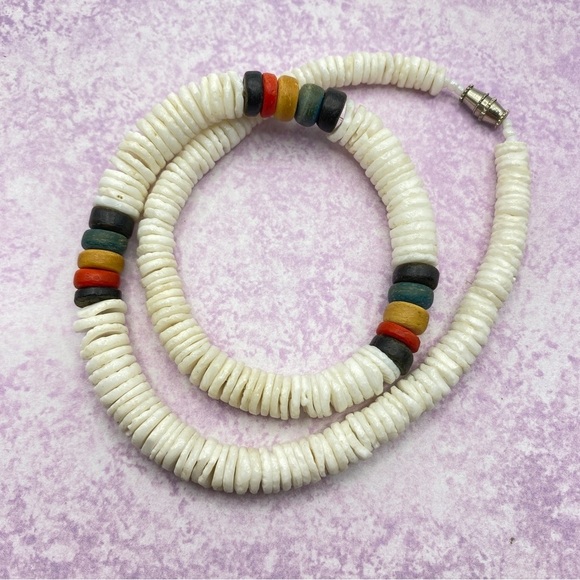 Puka Shell Necklace With Colored Clay Focal Beads - Picture 5 of 7